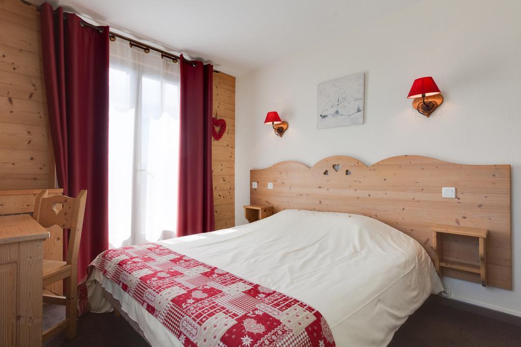 Logis Le Pont De Champ Hotel Beaucroissant Bagian luar foto