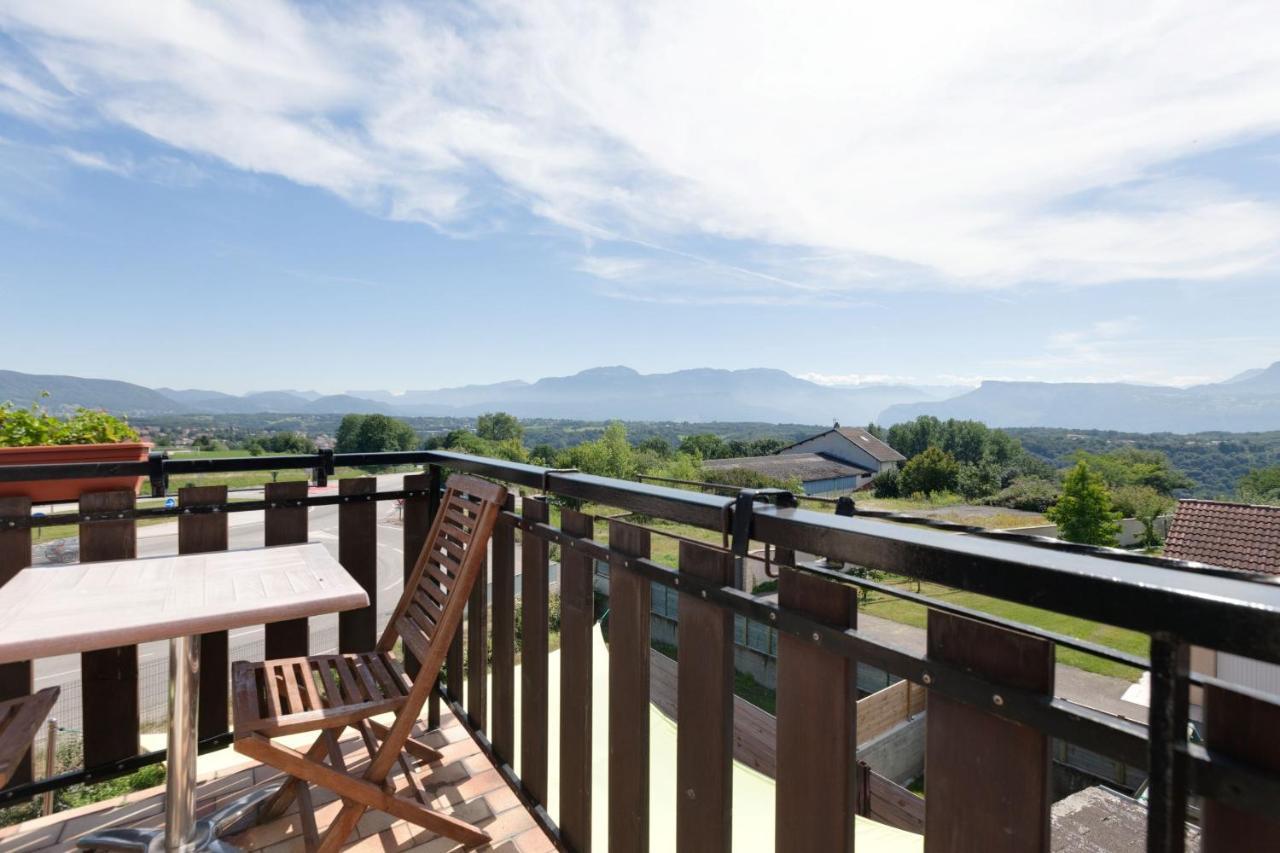 Logis Le Pont De Champ Hotel Beaucroissant Bagian luar foto