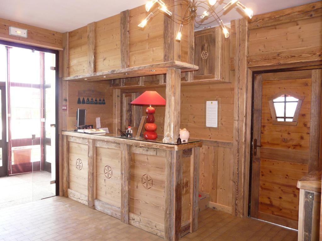 Logis Le Pont De Champ Hotel Beaucroissant Bagian luar foto